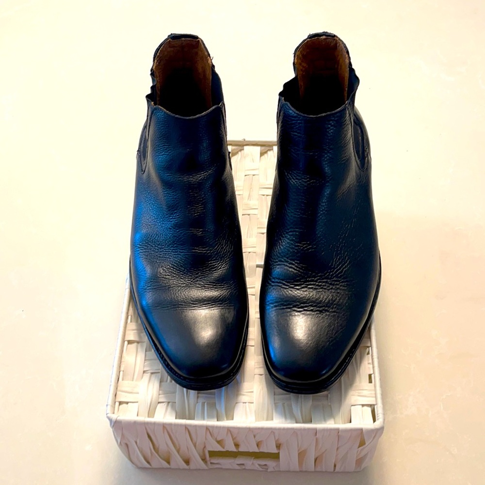 Wallin Bros leather chelsea boot. Men’s black dress boot.
